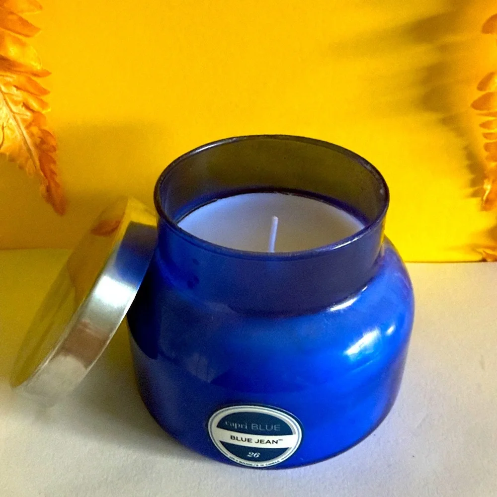 Capri Blue Scented Candles - Soy Candle Wax Blend - Jar Candles Blue Jean (8 oz) - Picture 6 of 7